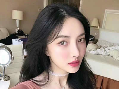 一句话试探女生喜欢你,主动和女生聊天第一句说啥