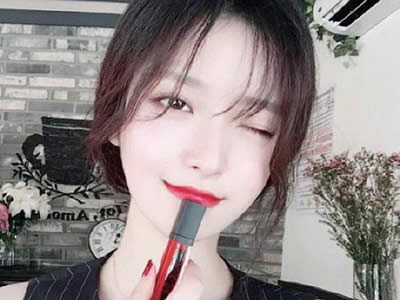 追女生送花怎么聊天呢?追女生送花合适吗?